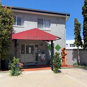 *** Motel Crest Motor Australia